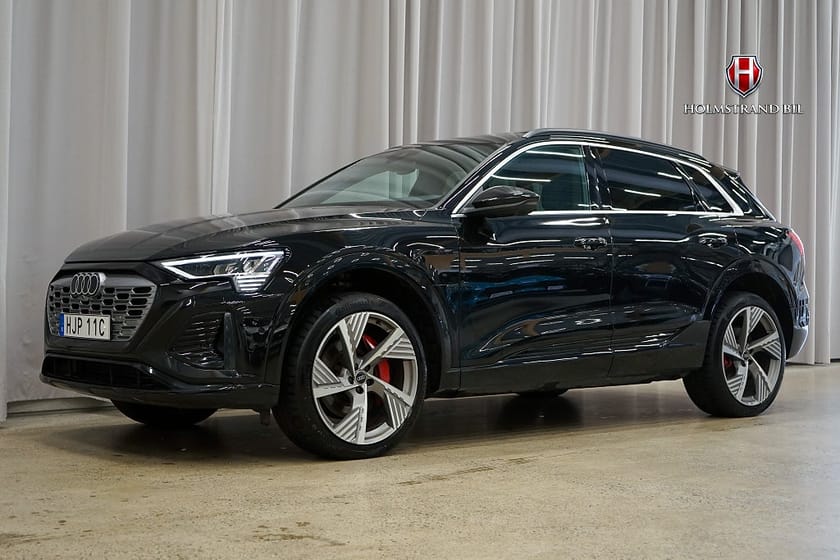 Bild 4 av Audi Q8 55 e-tron quattro S line Drag Pano B&O  22" Rattvärm