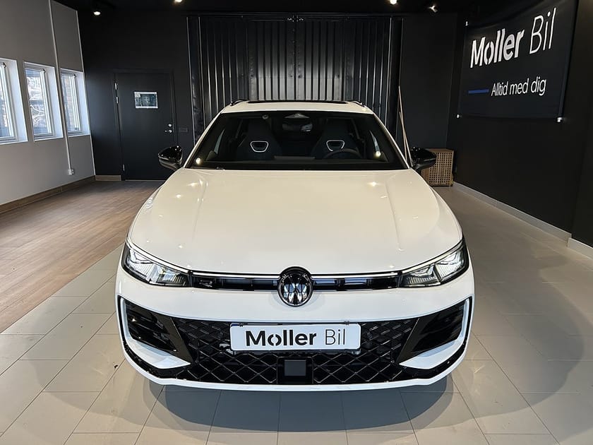 Bild 2 av Volkswagen Passat Variant eHybrid 272 DSG6 R-LINE