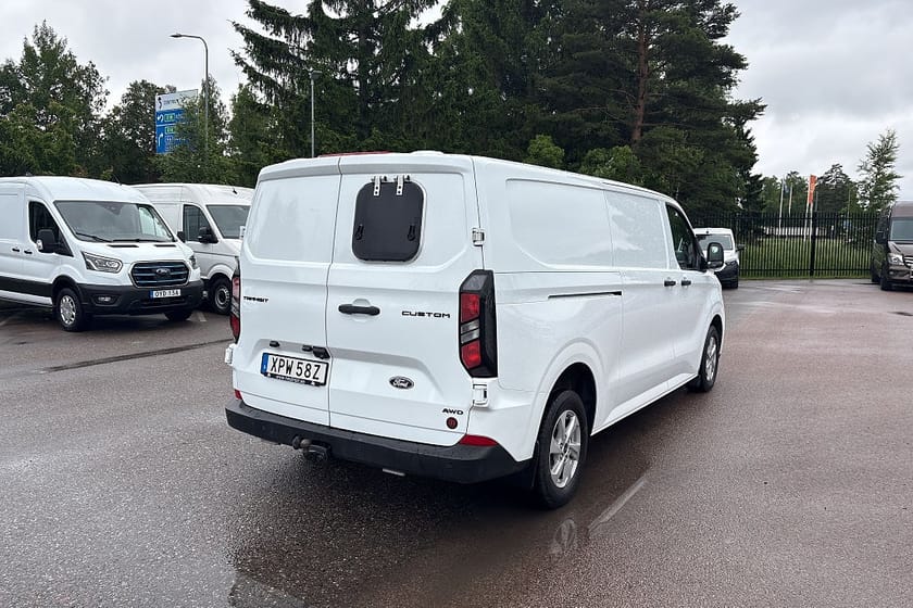 Bild 3 av Ford Transit Custom 320 2.0 170HK AWD SelectShift Business/Inredning