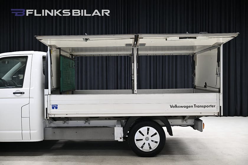 Bild 4 av Volkswagen Transporter Chassi Cab 140HK Flak|Långkåpa|Drag|Värmare|EnÄgare|Nykamrem|Moms