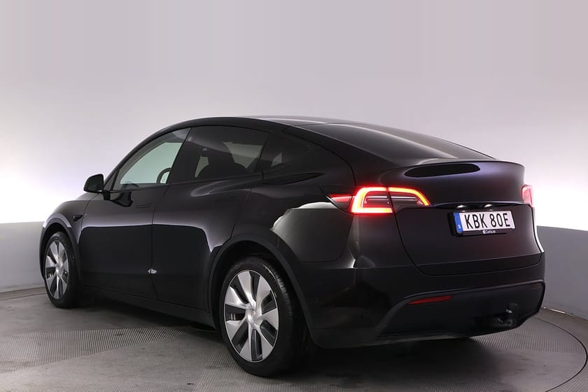 Bild 4 av Tesla Model Y Long Range AWD Autopilot Panorama Drag