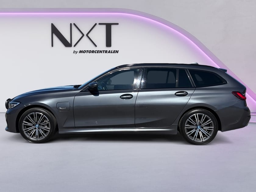 Bild 2 av BMW 330e xDrive Touring M-Sport/292hk xDrive/Servicebok/Drag/Värmare