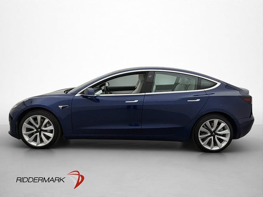 Bild 3 av Tesla Model 3 Long Range AWD Pano AP Ljus interiör