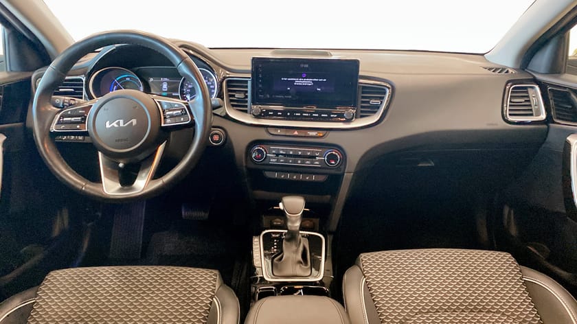 Bild 4 av Kia Ceed Sportswagon Plug-in Hybrid DCT 141hk ADVANCE PLUS - Backkamera