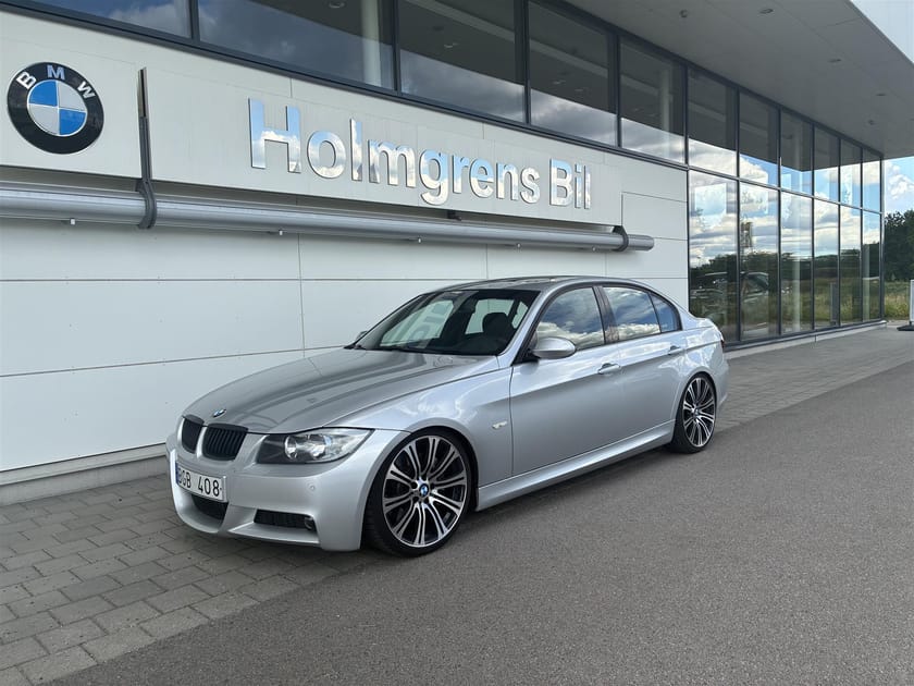 Bild 1 av BMW 335i Sedan Manuell Låga Mil Unik M-Sport Sensorer