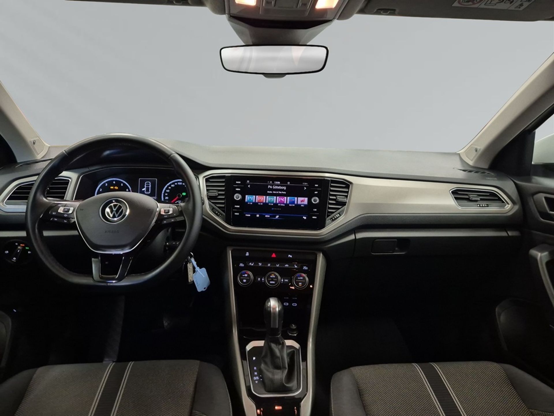 Volkswagen T-Roc 2022, photo 5/7