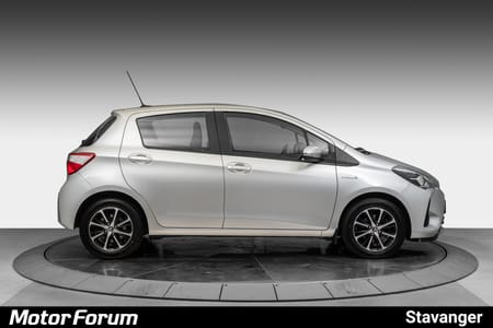 Toyota Yaris Hybrid HYBRID/ VELHOLDT/ GARANTI / RYGGEKAMERA/ NAVI