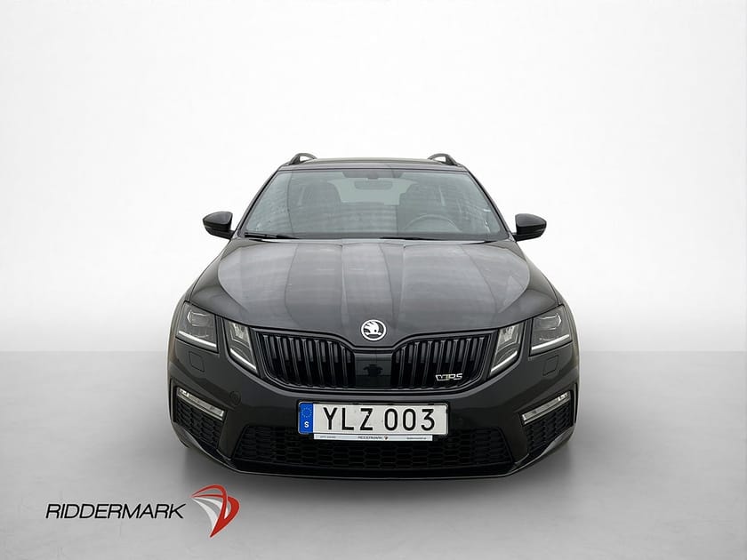 Bild 2 av Škoda Octavia Kombi RS Skoda 245hk Canton Värmare Kamera CarPlay Elstol