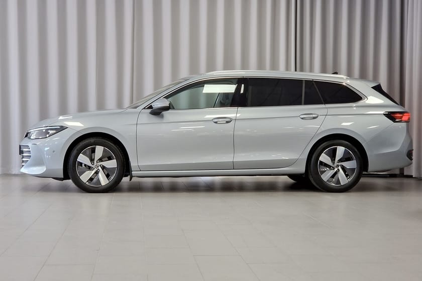 Bild 2 av Volkswagen Passat Sportscombi B9 Business | Drag | Navi | P-värmare