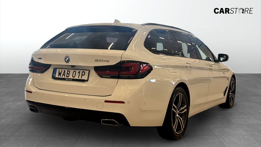 Bild 3 av BMW 530e xDrive Touring (292hk) DRAG / SHADOW LINE / NAVI