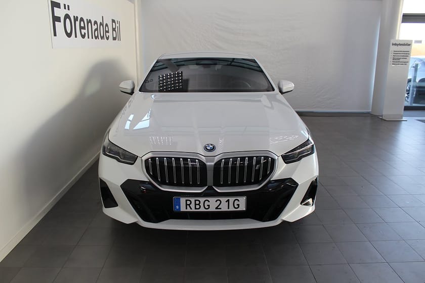 Bild 2 av BMW i5 eDrive40 Sedan M Sport Drag Rattvärme Park Assist