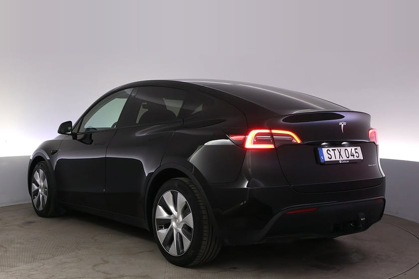 Bild 4 av Tesla Model Y Long Range AWD Autopilot Pano Drag