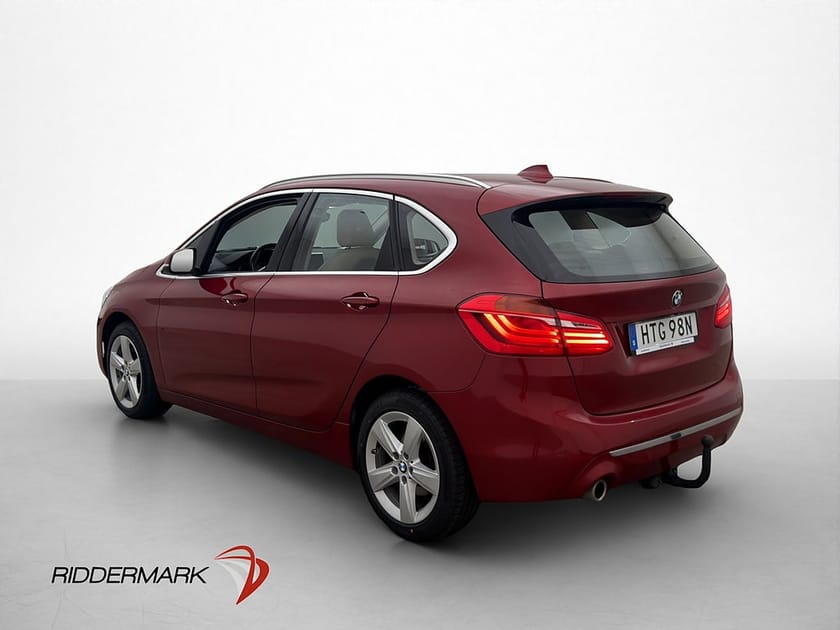 Bild 4 av BMW 218i Active Tourer 140hk Luxury Line Pano HUD Dragkrok Kamera
