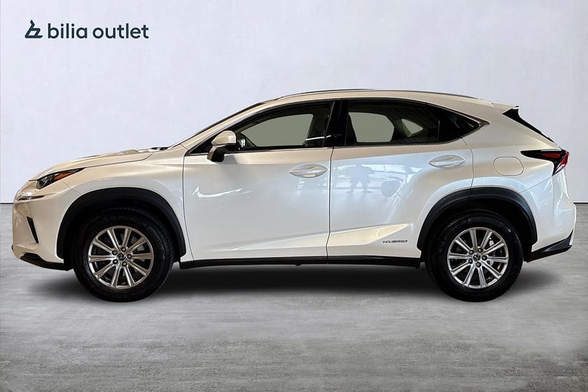 Bild 5 av Lexus NX 300h AWD E-CVT Comfort / Sommarkampanj / M-Värmare