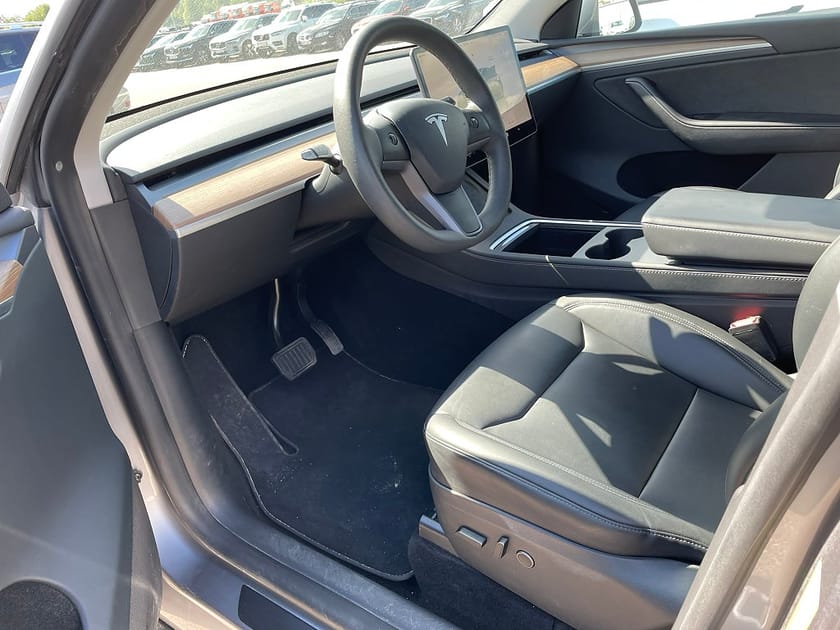 Bild 5 av Tesla Model Y Long Range AWD 514HK 4x4 Panorama Läder