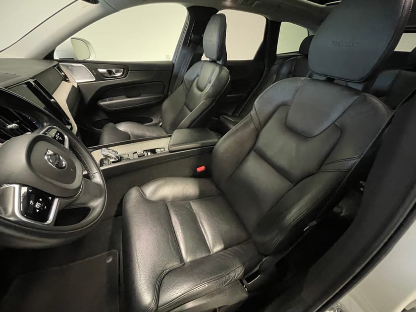 Bild 5 av Volvo XC60 B4 AWD Diesel Inscription B&W 360 Kamera HuD Nav Drag