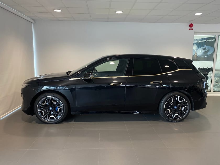 Bild 2 av BMW iX xDrive40 Panoramatak Adaptiv farthållare