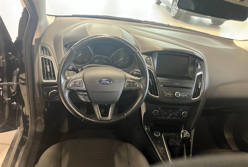 Bild 2 av Ford Focus Drag, Elhissar Fram Bak, Backkamera, El-Framruta, Friktionsdäck
