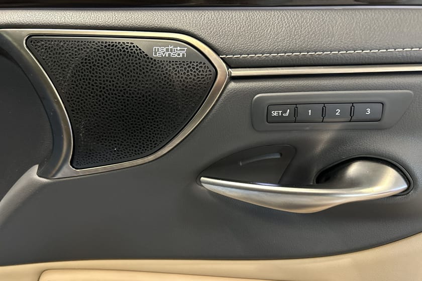 Bild 3 av Lexus ES 300h Luxury ML