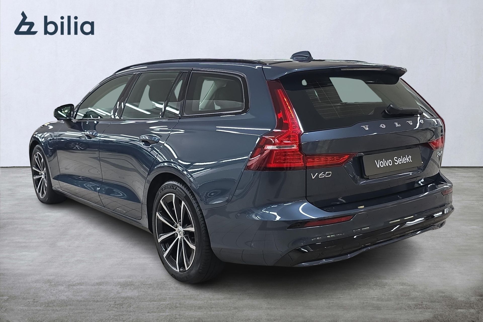Volvo V60 T6 Plus Dark Edition 2025, bild 2/10