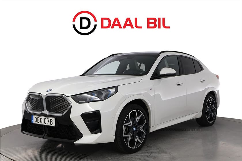 Bild 1 av BMW iX2 xDrive30 64,7 kWh 306HK M-SPORT DRAG PANO P-VÄRM 3D