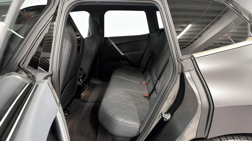 Bild 5 av BMW iX xDrive60 xDrive 60 M Sport B&W 360 Integral Soft close Ventilerade DAP