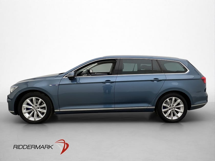 Bild 2 av Volkswagen Passat Variant GTE 1.4 TSI 218hk Pano Kamera Drag CarPlay