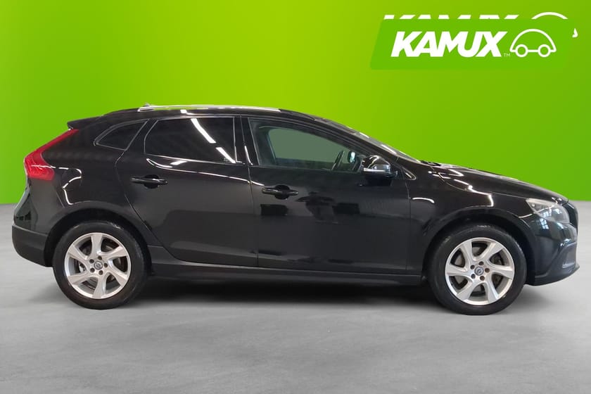 Bild 2 av Volvo V40 Cross Country Momentum Business Edition Adaptiv farth Aktivt helljus PDC BLIS Delskinn