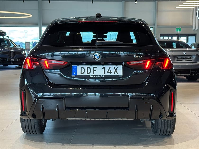 Bild 5 av BMW 120 M Sport Rattvärme Tonade rutor Driving Assistant