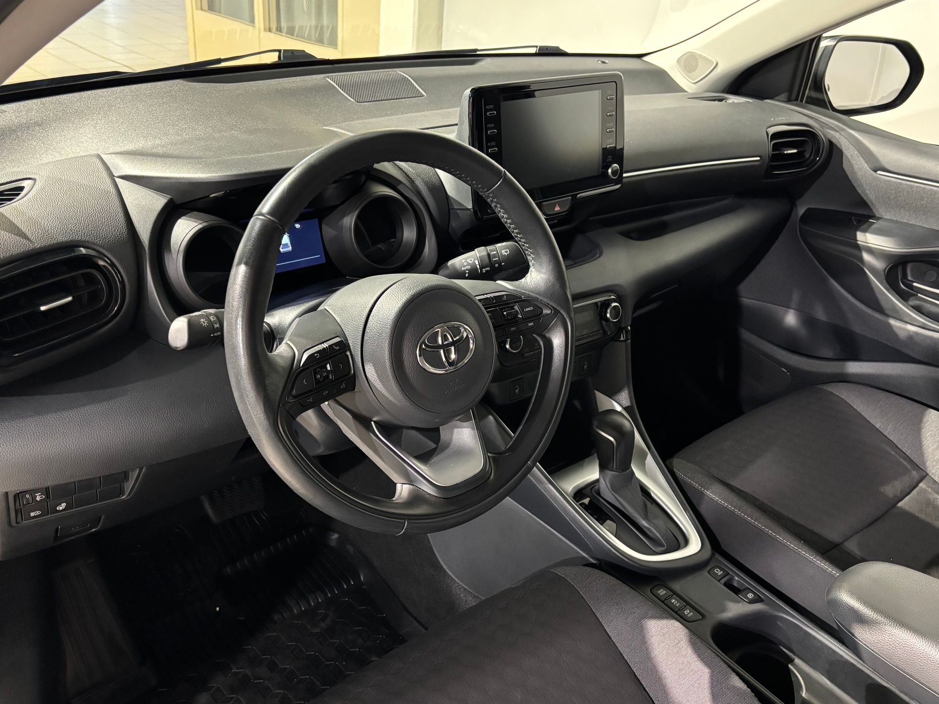 Toyota Yaris Hybrid CVT Active Plus 2023, bild 7/10