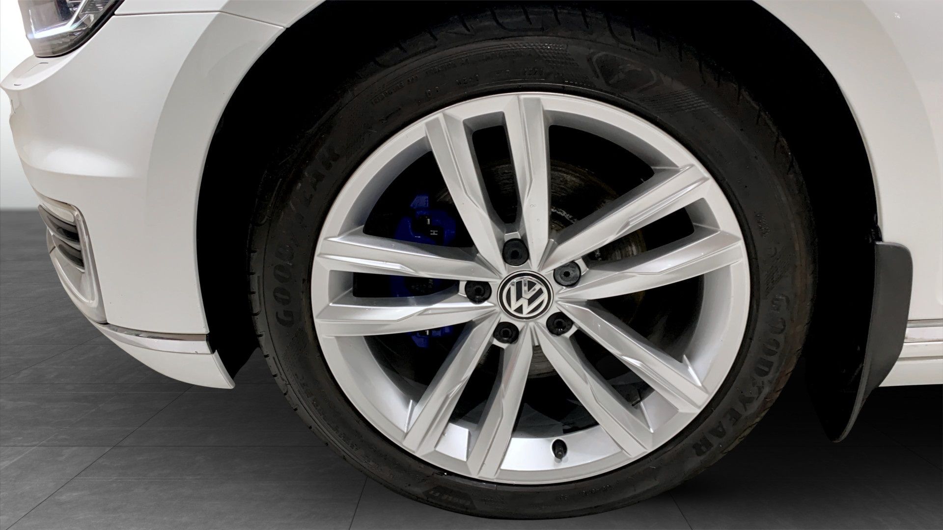 Volkswagen Passat 2018, bild 6/10