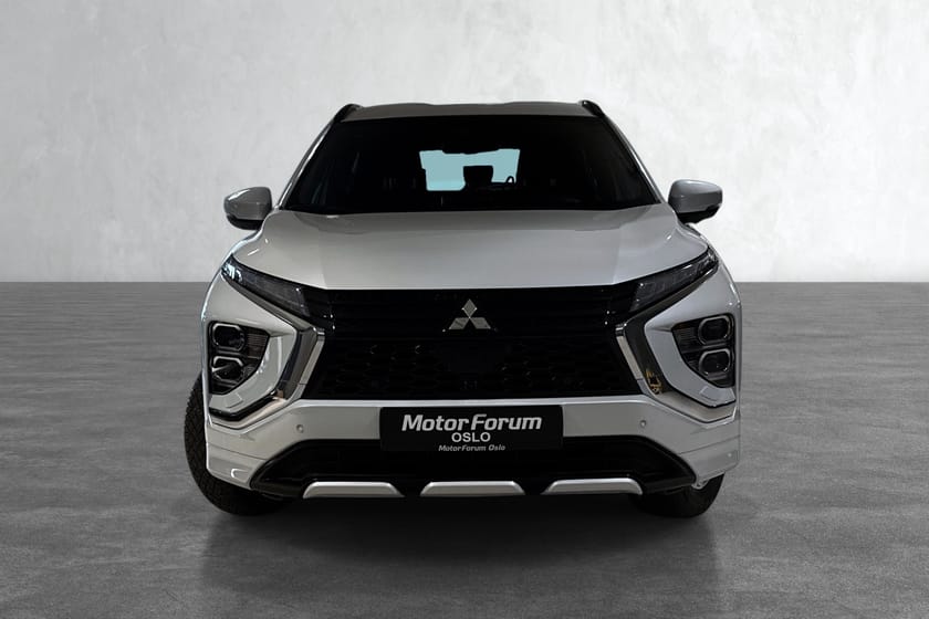 Bilde 2 av Mitsubishi Eclipse Cross PHEV 4x4-soltak-hengerfeste-lav kilometer- skinn