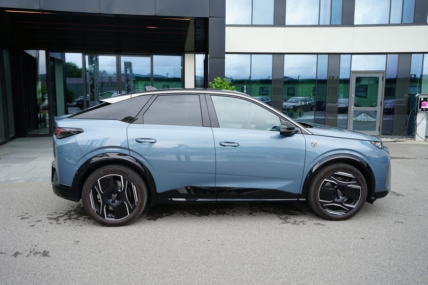Bilde 5 av Peugeot E-3008 Dual Motor GT+ 4WD - mye utstyr !
