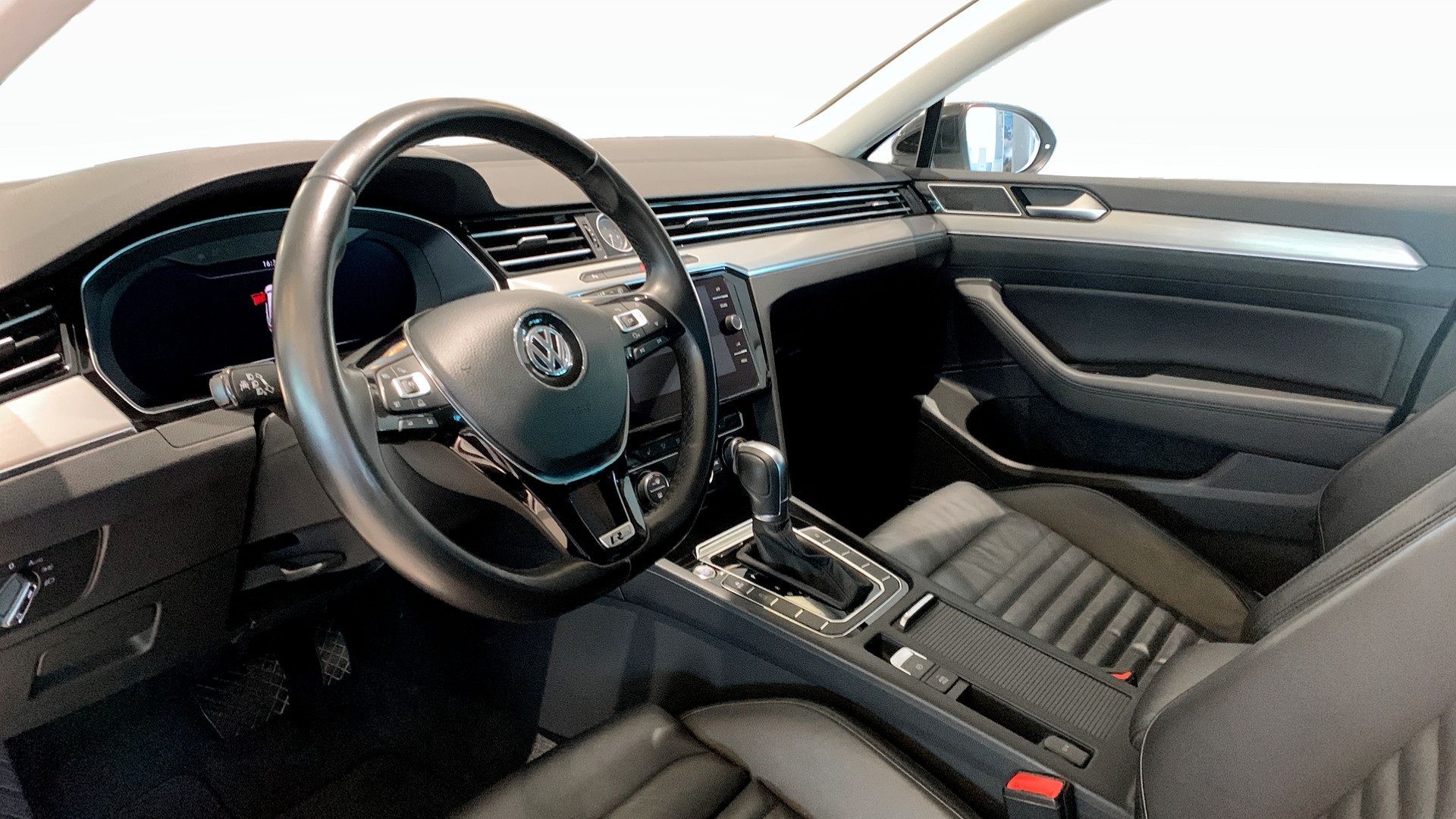 Volkswagen Passat 2018, bild 7/10