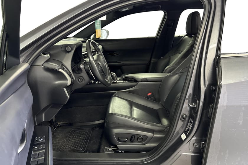 Bilde 3 av Lexus UX 300e Premium I Lav km I Velholdt