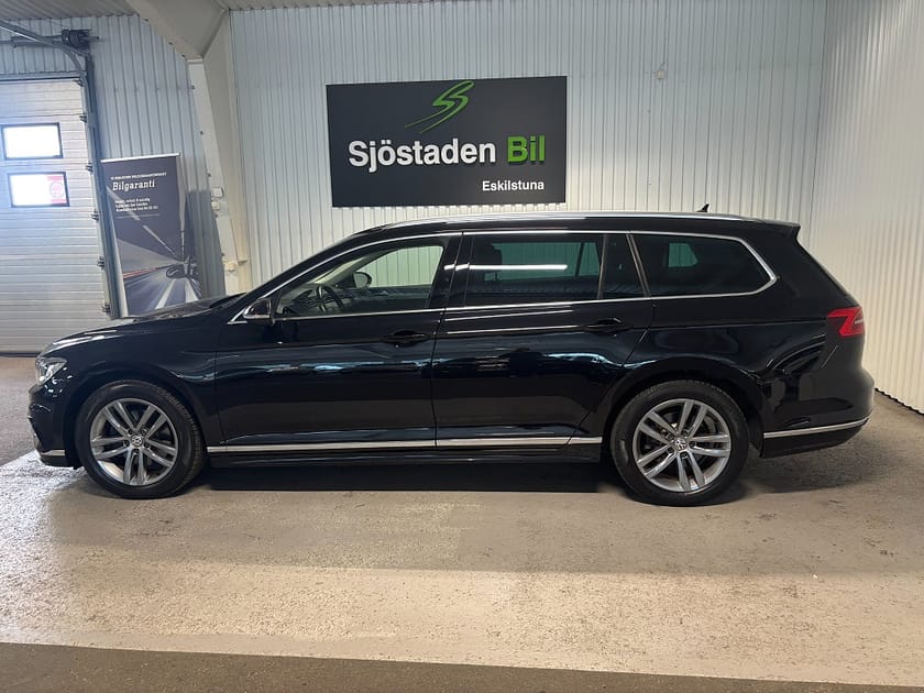 Bild 2 av Volkswagen Passat Sportscombi 2.0 TDI R-Line/Cockpit/Drag/Värmare