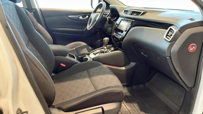 Bild 3 av Nissan Qashqai DIG-T 115 hk Automat N-Connecta Glastak 3,95% ränta*