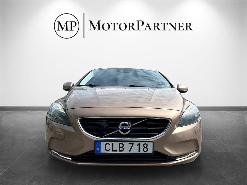 Bild 2 av Volvo V40 D2 Powershift Momentum Läder Navi Drag