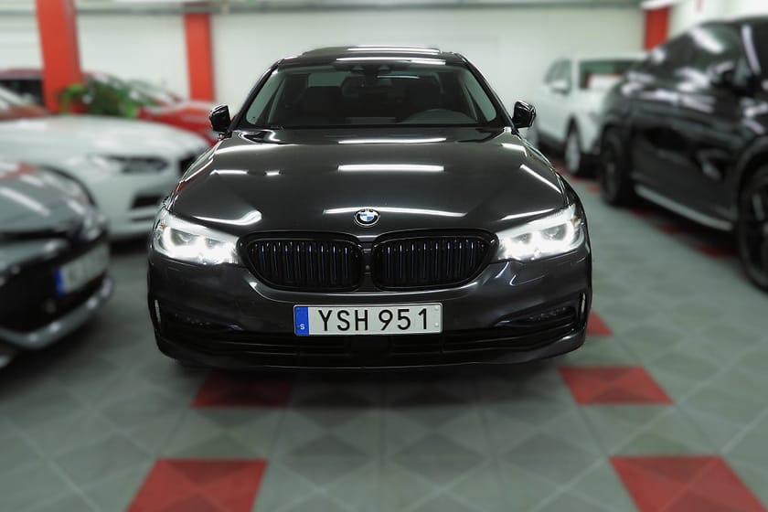 Bild 3 av BMW 530e iPerformance Sedan Steptronic 360° kam M-Sport Ratt Taklucka
