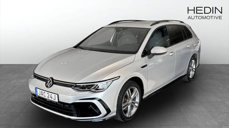 Volkswagen Golf Sportscombi R-Line 1.5 TSI 150hk Navi|Värmare|Drag
