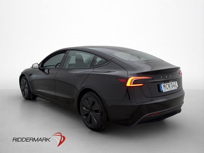 Bild 5 av Tesla Model 3 Long Range RWD Autopilot Svensksåld