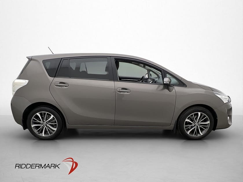 Bild 4 av Toyota Verso 147hk Active Plus 7-Sits Pano Värm Kamera Drag