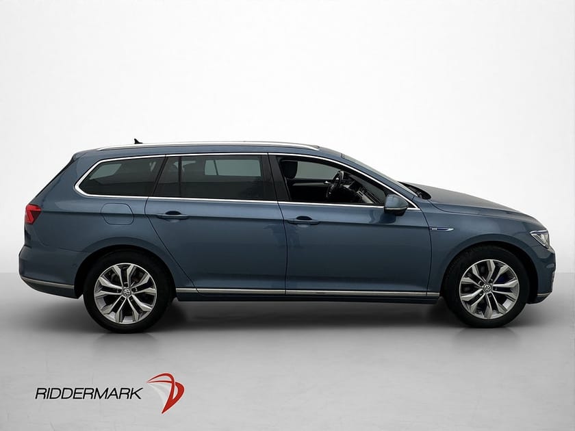 Bild 4 av Volkswagen Passat Variant GTE Pano Skinn Drag Cockpit Värmare Kamera