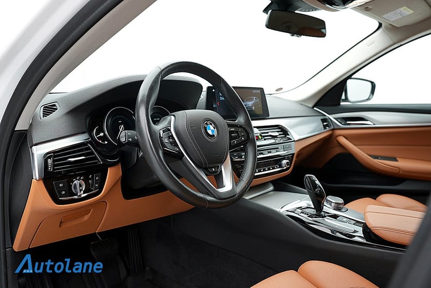 Bild 3 av BMW 540i Sedan 540 SportLine, HUD, 340hk, Dragkrok, Backkamera