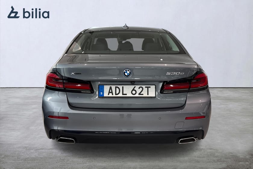 Bild 5 av BMW 530e xDrive Sedan xDrive/Dragkrok/Sportstolar/Uppvärmd ratt