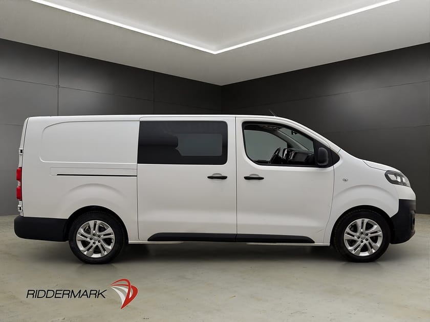 Bild 2 av Opel Vivaro-e Crew Van CrewVan L3 PDC Farthållare CARPLAY 6-Sits MOMS