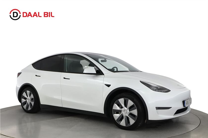Bild 4 av Tesla Model Y Long Range AWD 514HK PANORAMA DRAG VÄRMARE B-KAMERA NFC