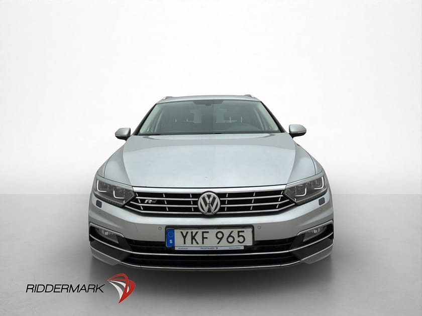 Bild 2 av Volkswagen Passat Sportscombi 2.0 TDI 4M R-Line Cockpit Värmare Skinn