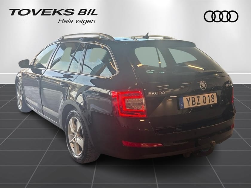 Bild 3 av Škoda Octavia Kombi Pano / Drag / Backkamera / Värmare