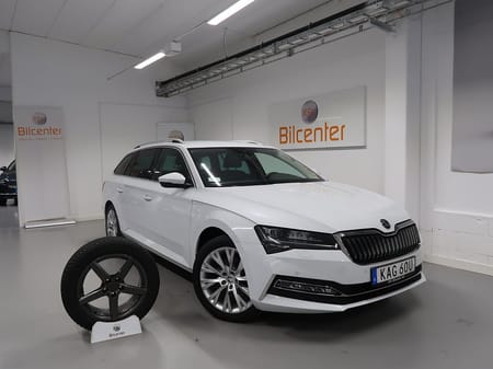 Škoda Superb iV Kombi Skoda Skoda V-Däck ingår Cockpit-Drag-Kamera-Värma